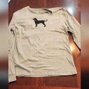 Black dog long sleeve woman